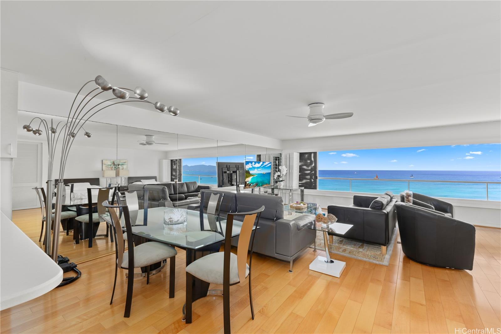 2895 Kalakaua Avenue  Unit 1202
