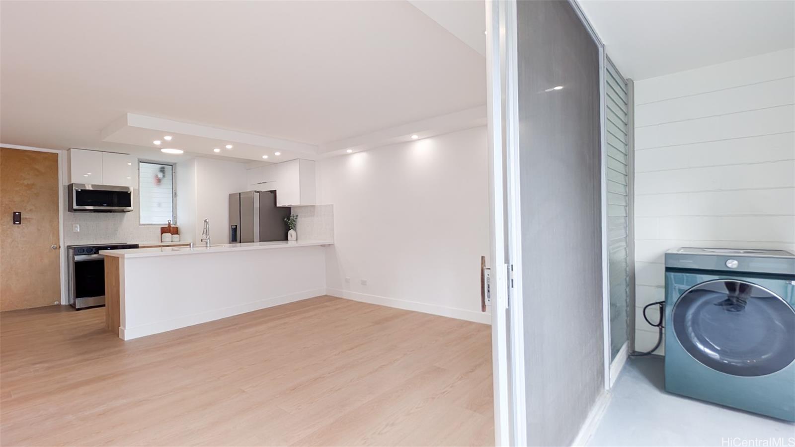 1716 Keeaumoku Street  Unit 304