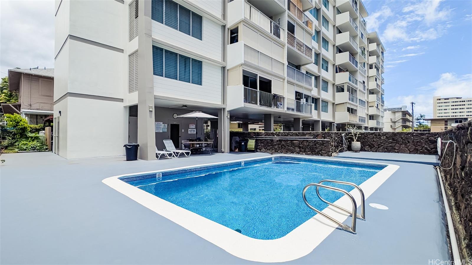 1716 Keeaumoku Street  Unit 304