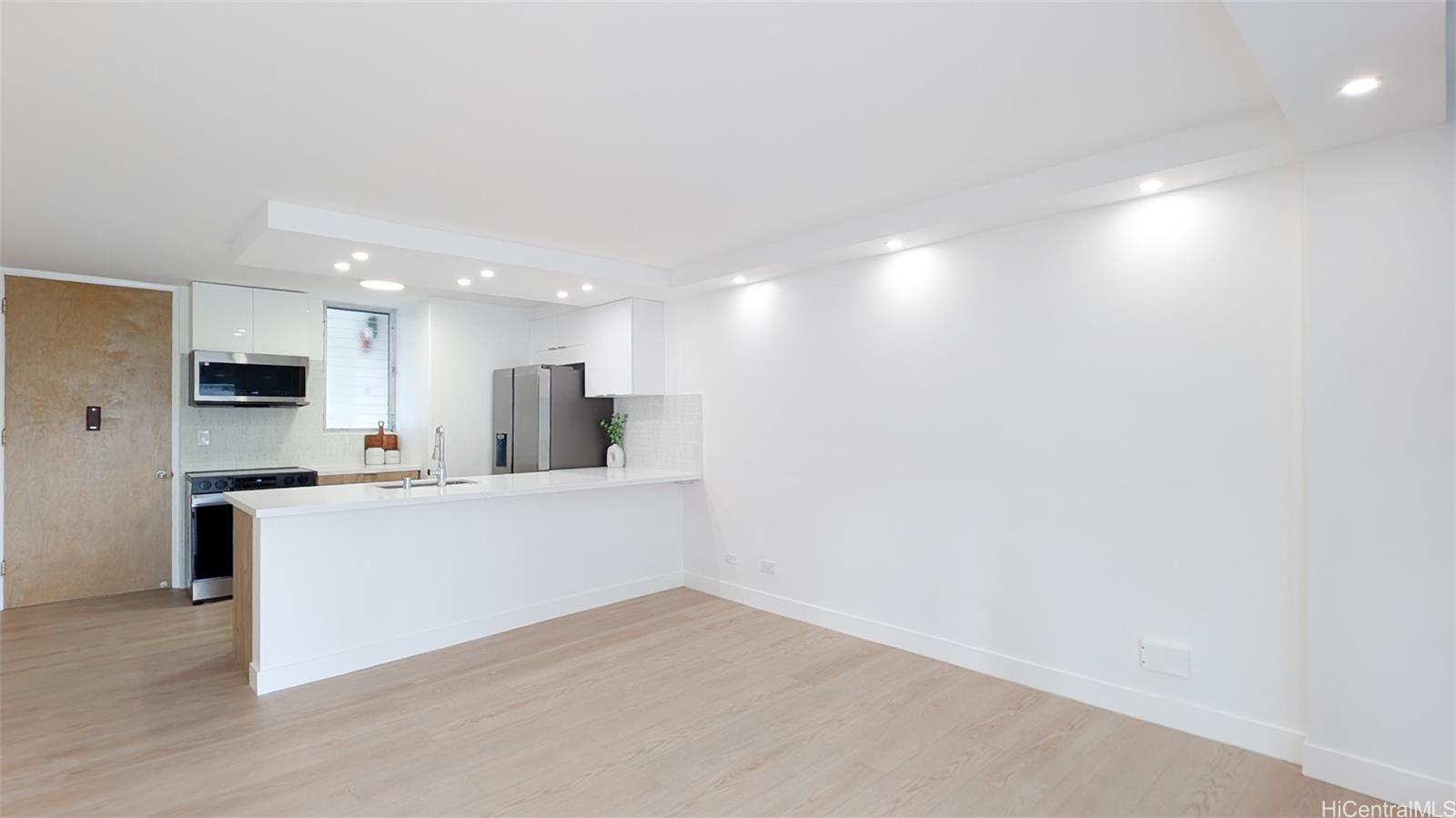 1716 Keeaumoku Street  Unit 304