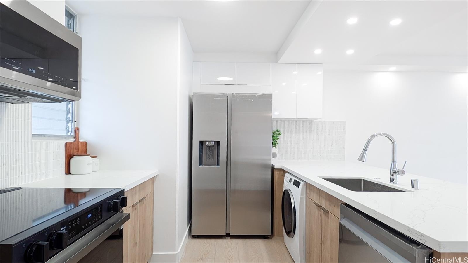1716 Keeaumoku Street  Unit 304