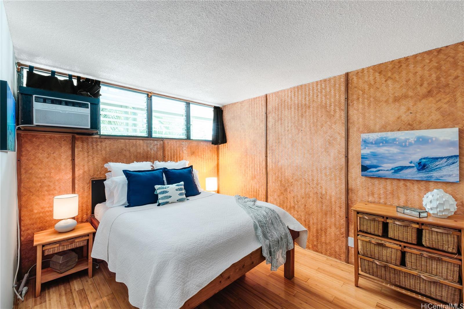 Photo 9 of 24
