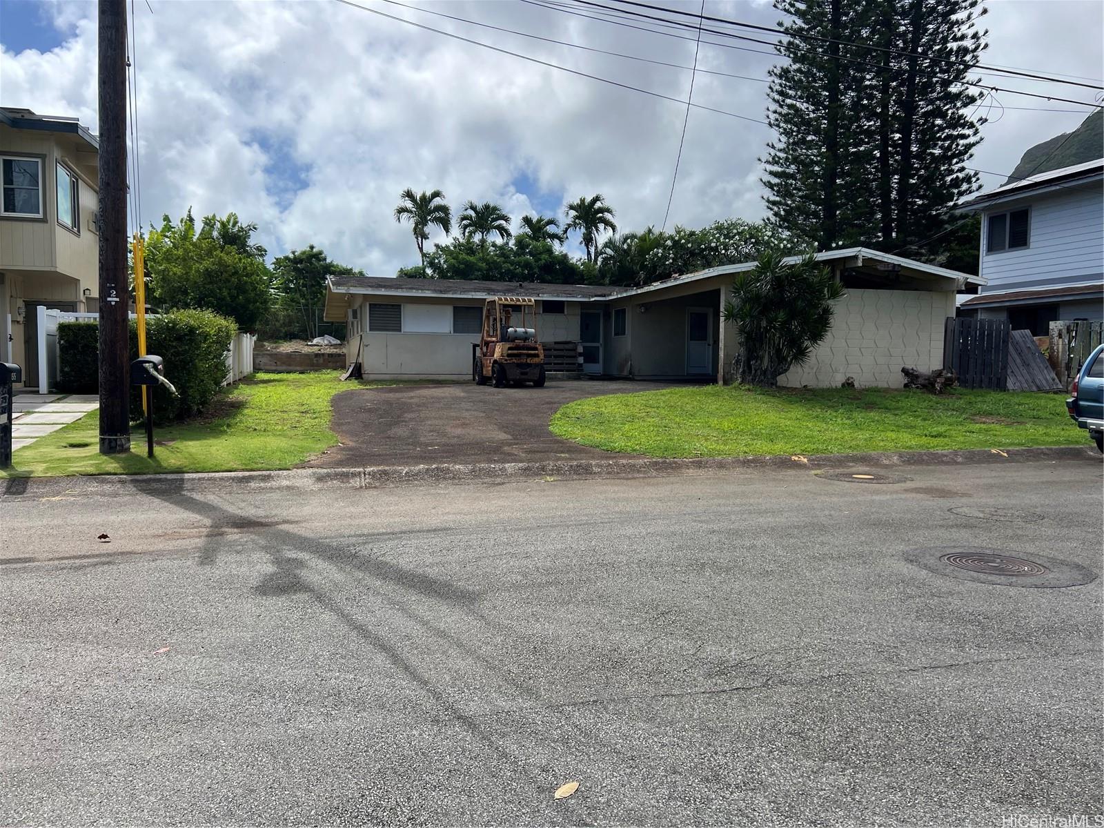 1519 Uluhaku Place