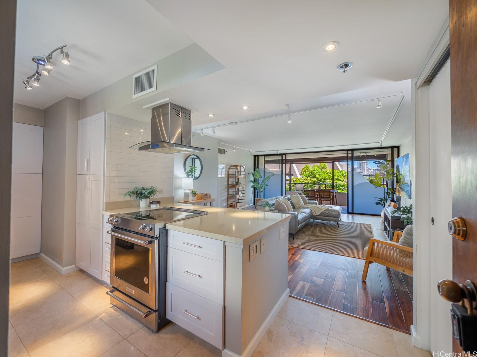 583 Kamoku Street 501