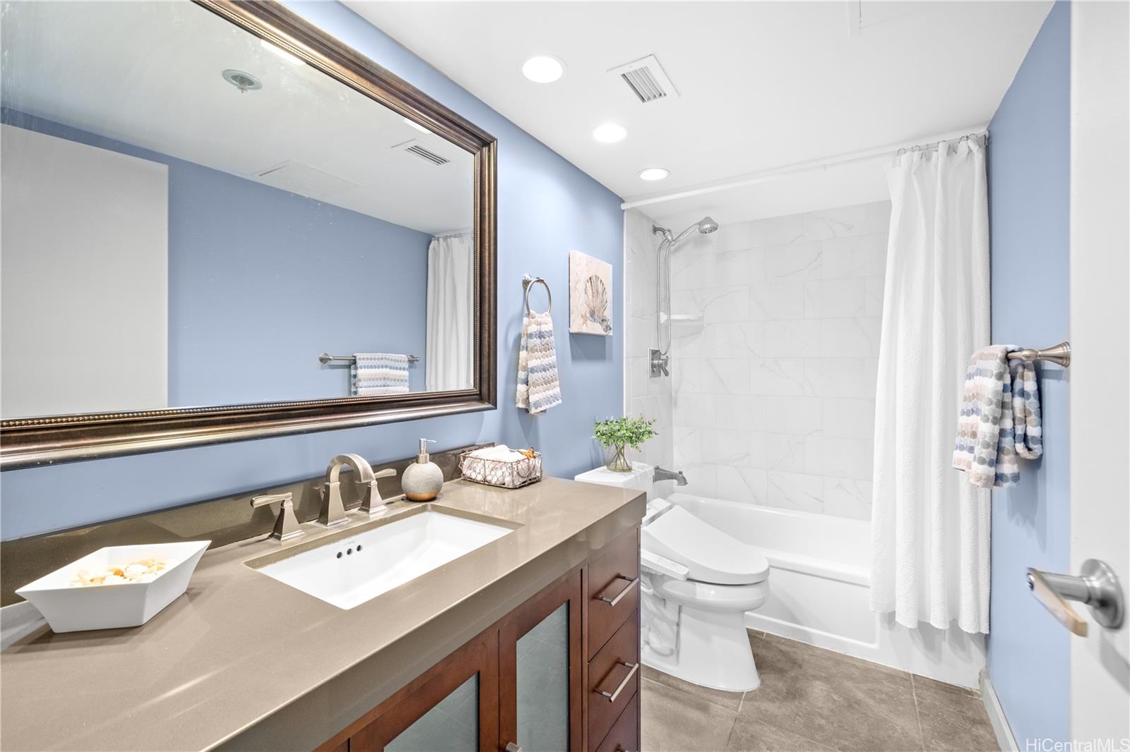 Photo 13 of 19