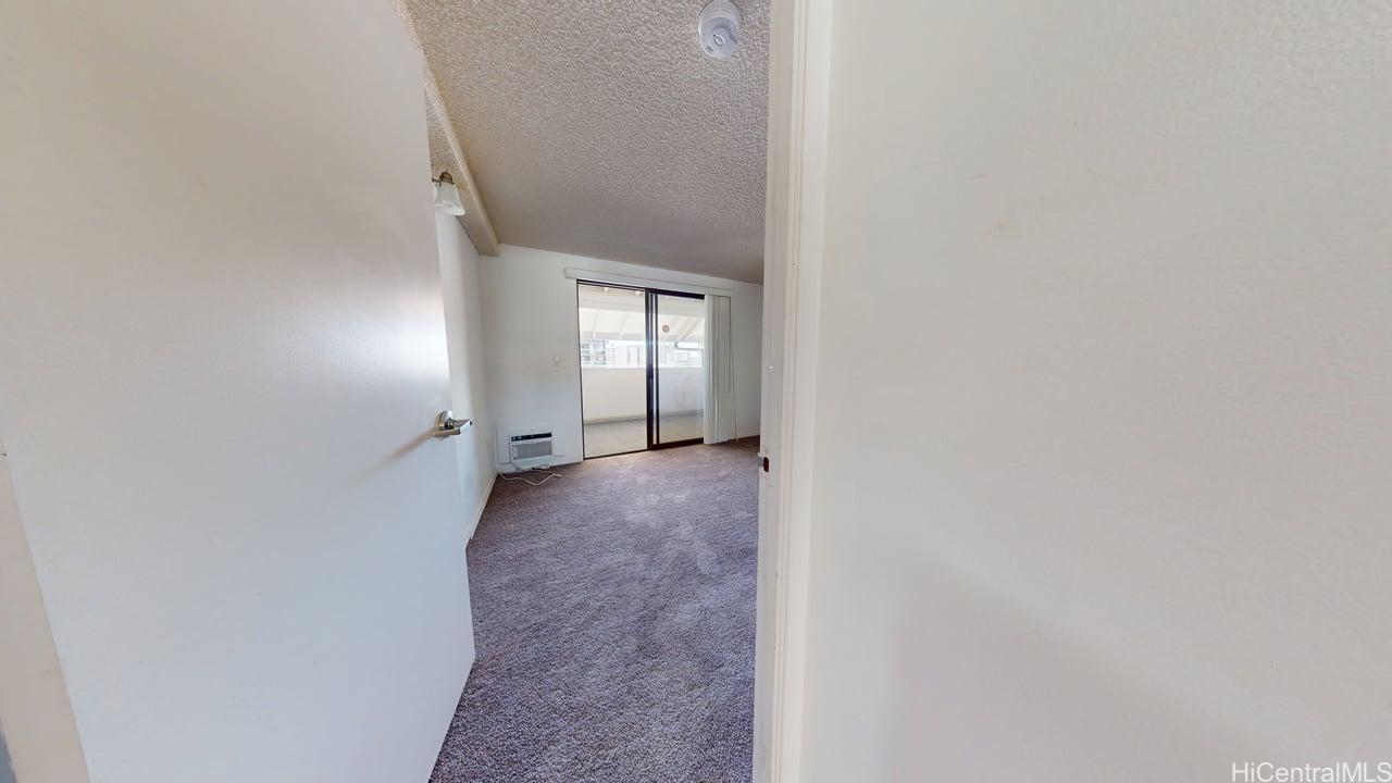 Photo 14 of 25