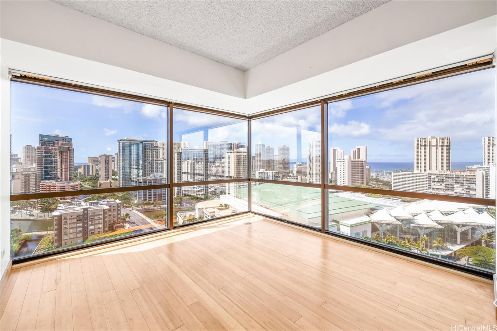 1750 Kalakaua Avenue 2402