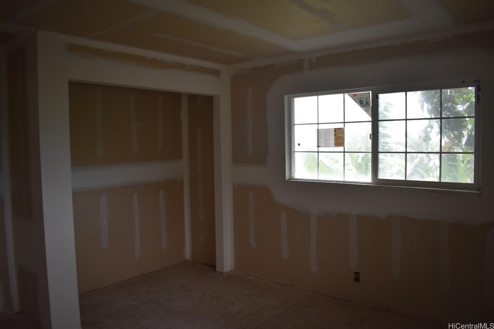 Photo 4 of 17