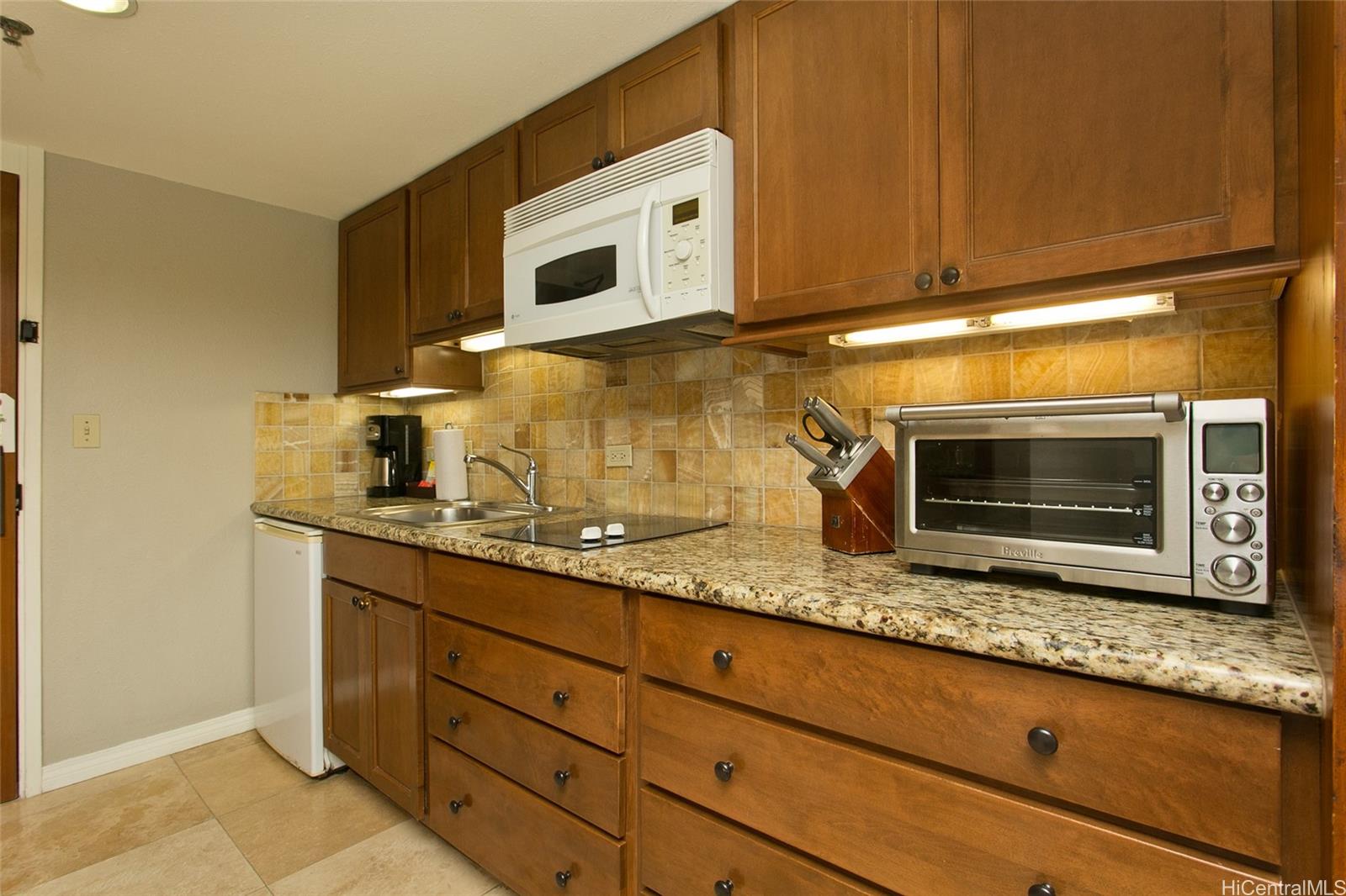 2045 Kalakaua Avenue  Unit 818