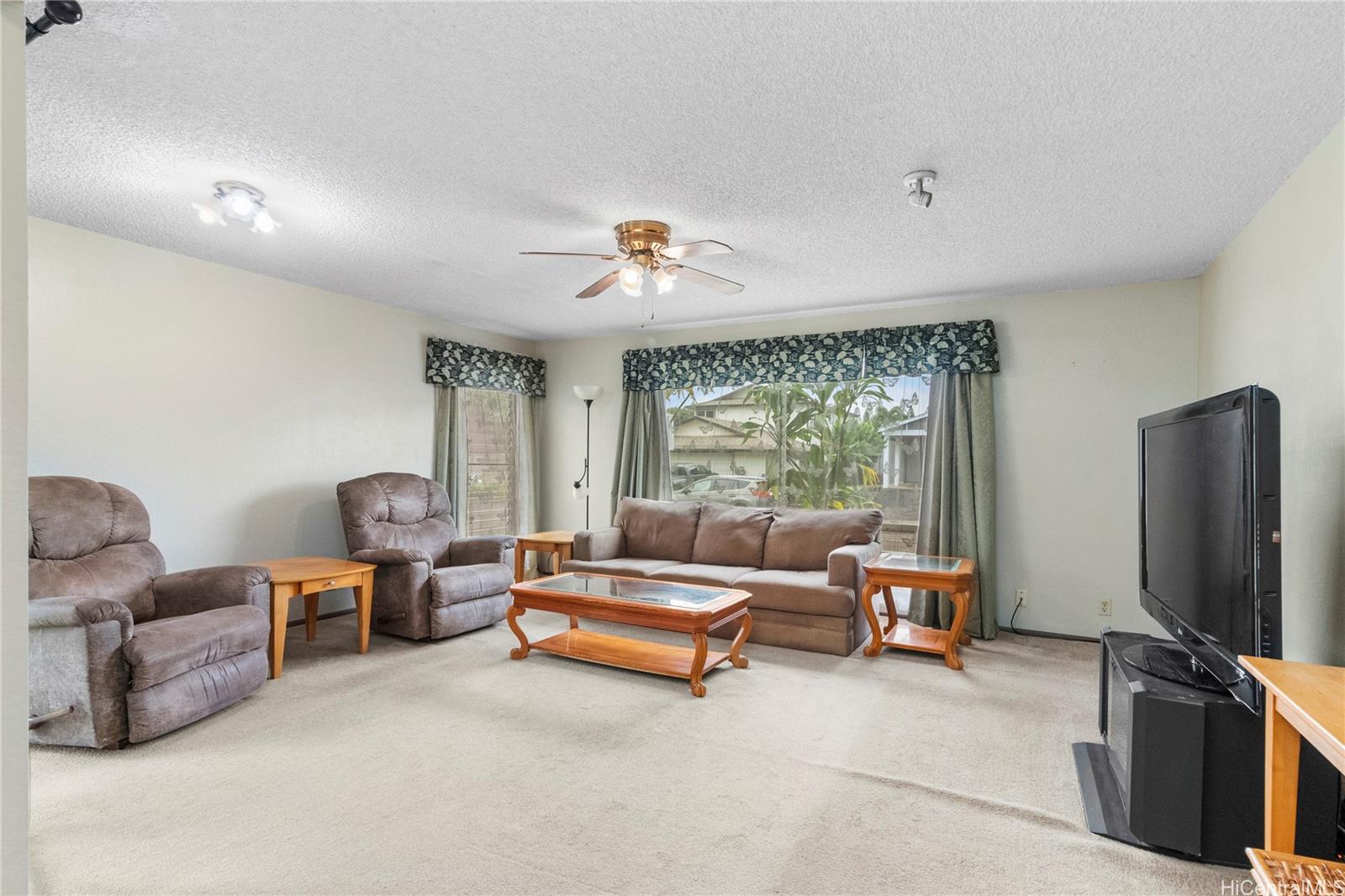 Photo 15 of 24