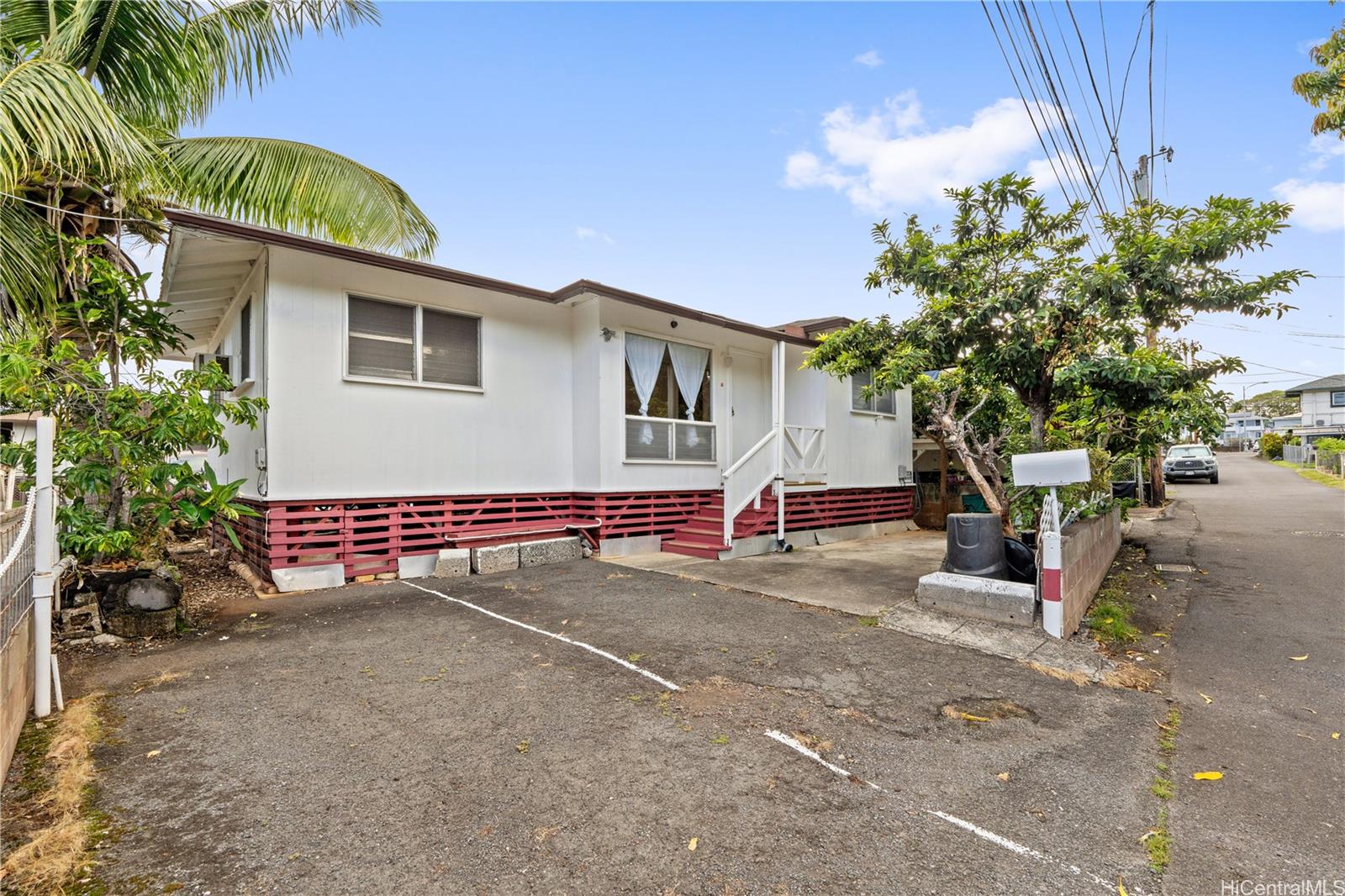 1916 Huina Street