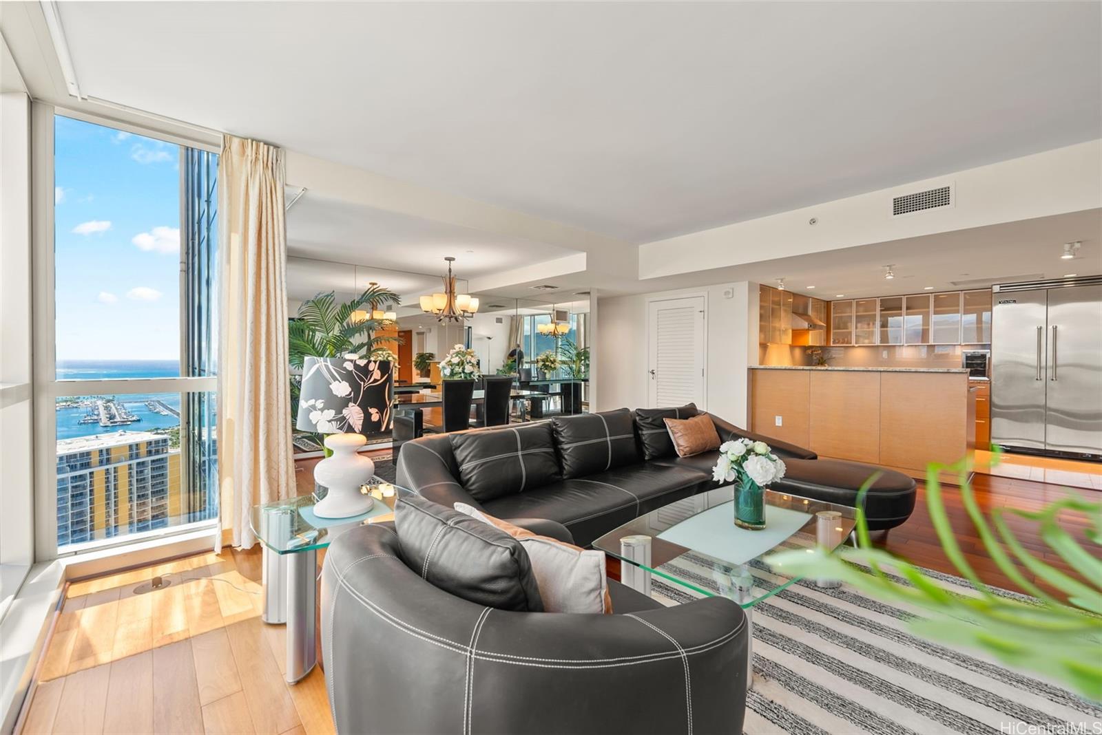 1177 Queen Street 4509