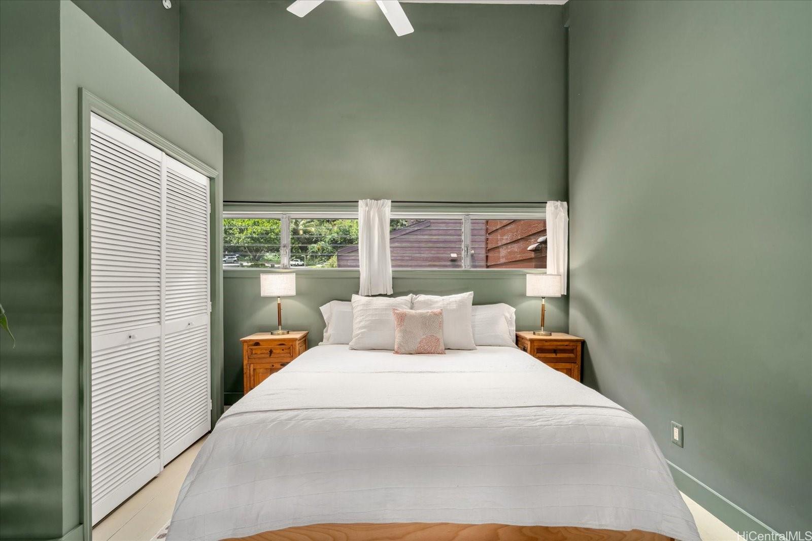 Photo 17 of 25