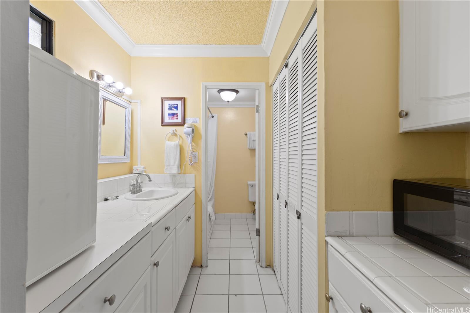 134 Kapahulu Avenue  Unit 618