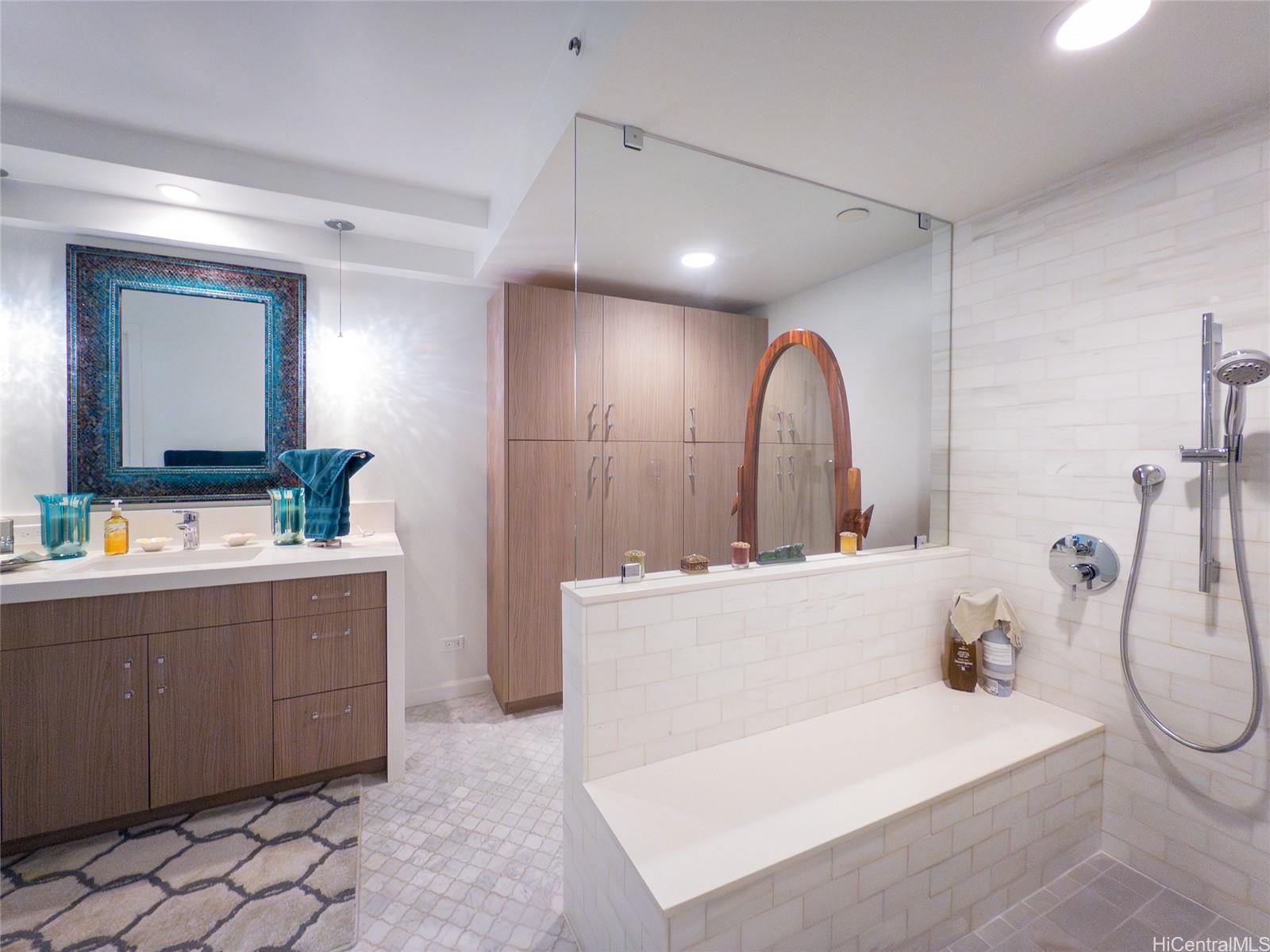 Photo 14 of 25