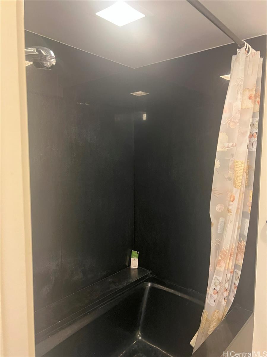 Photo 17 of 21