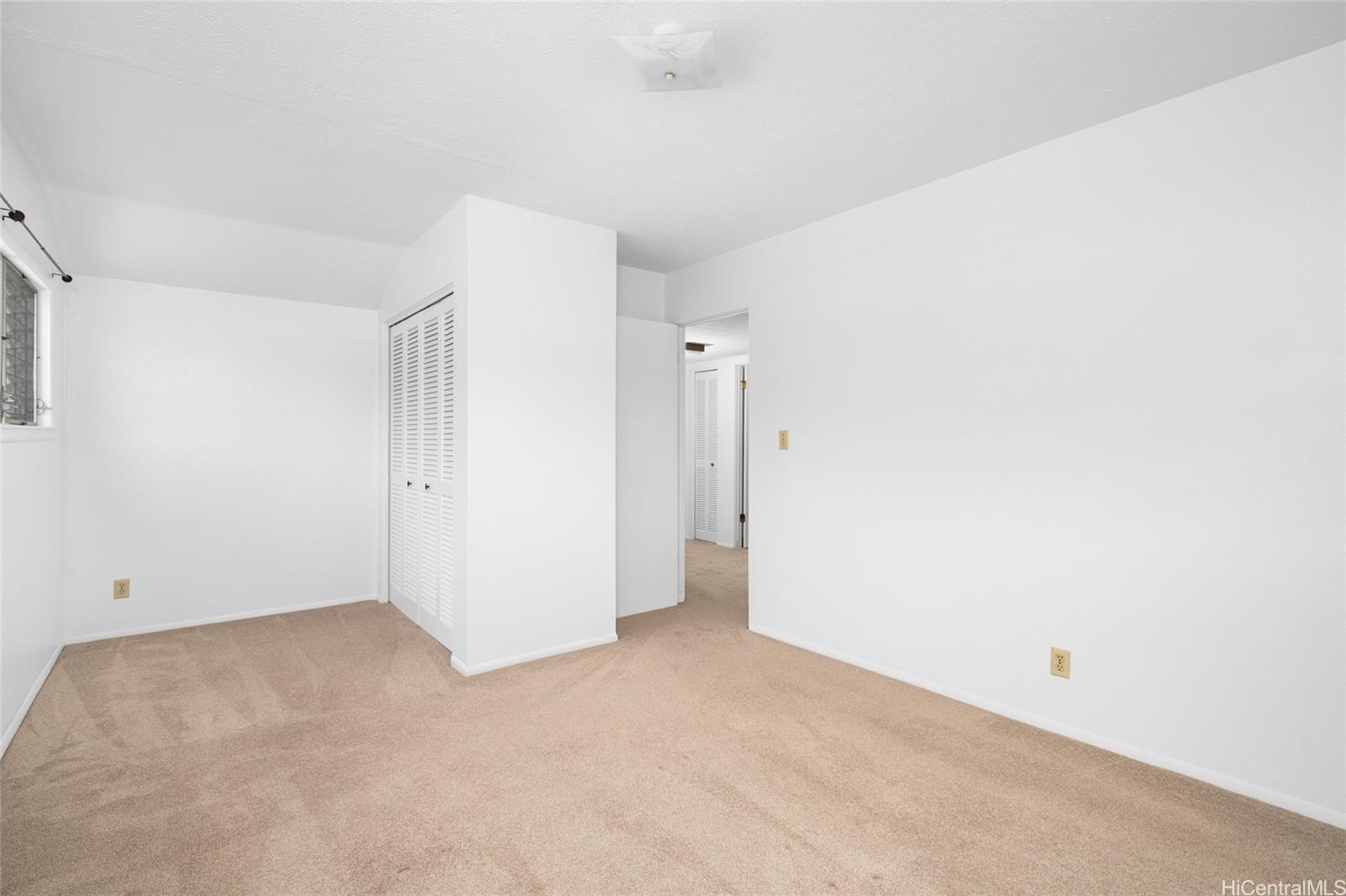 Photo 16 of 25