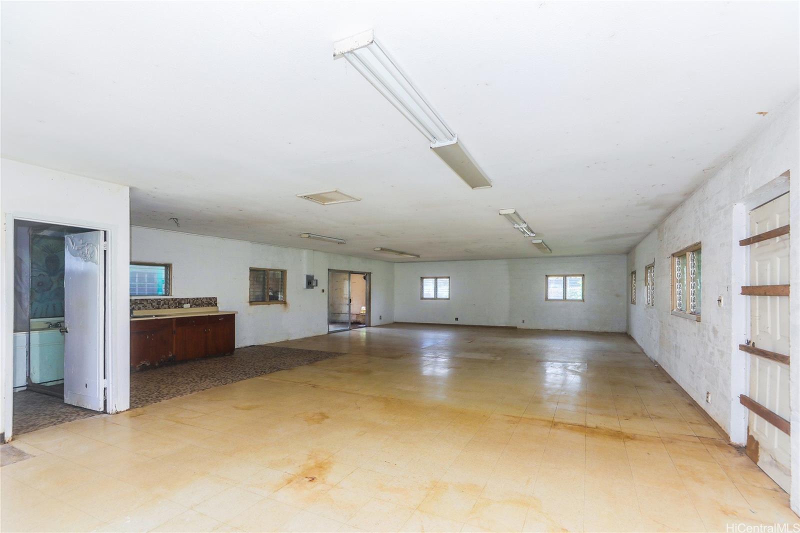 Photo 14 of 21