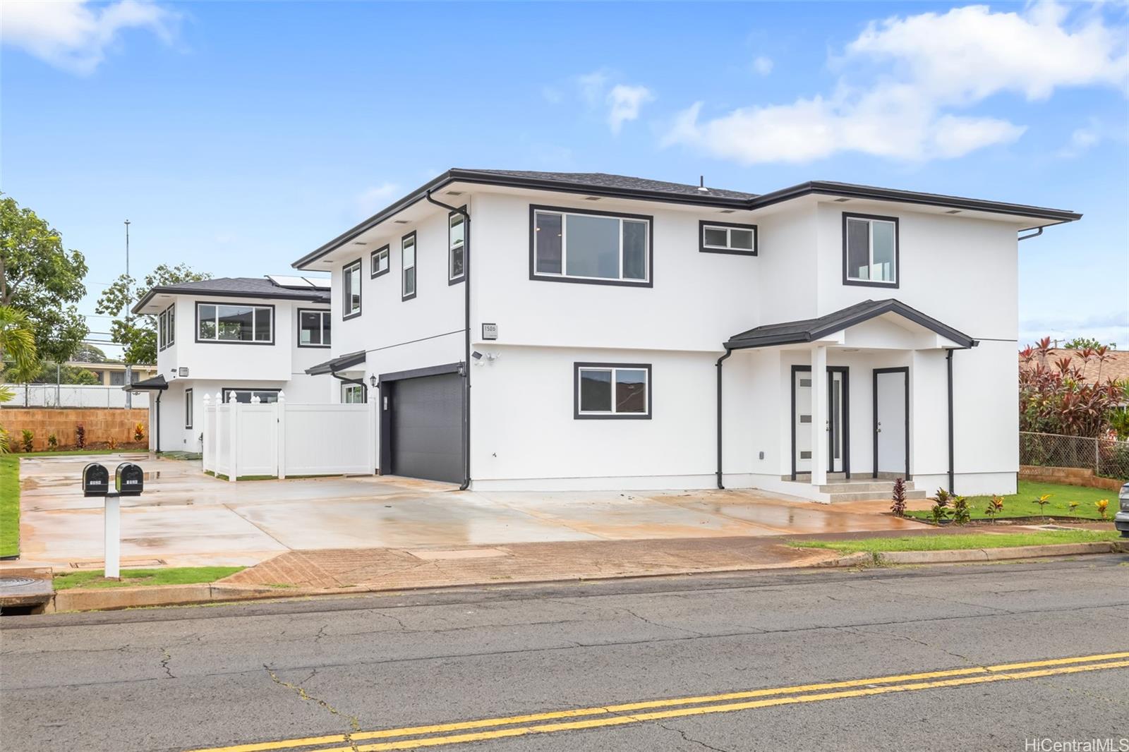 1526 Hooli Circle