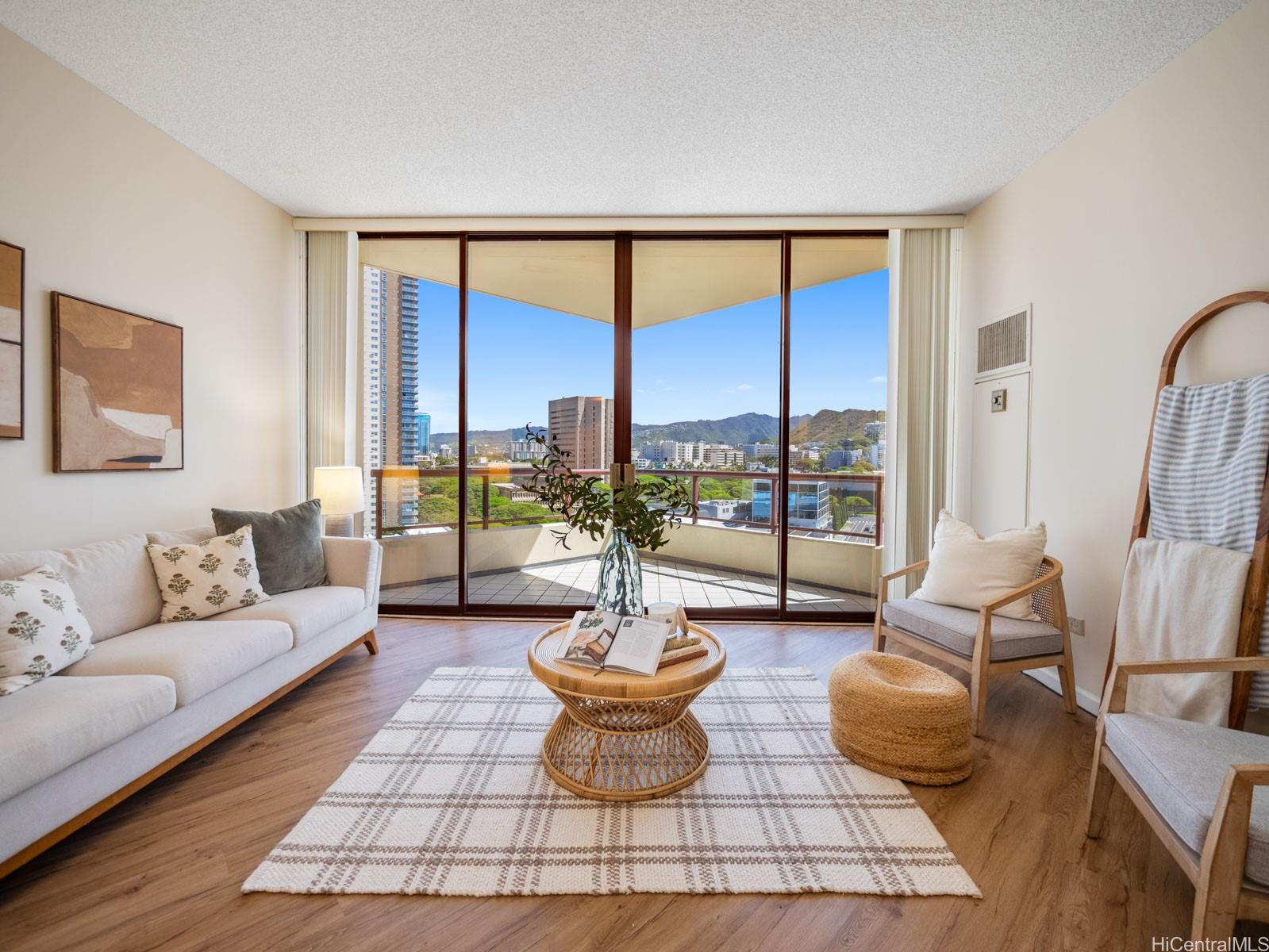 725 Kapiolani Boulevard 1105