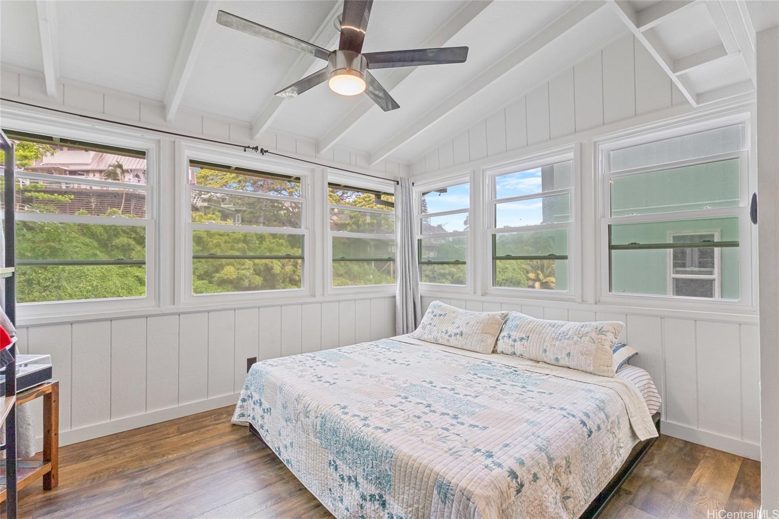 Photo 15 of 24