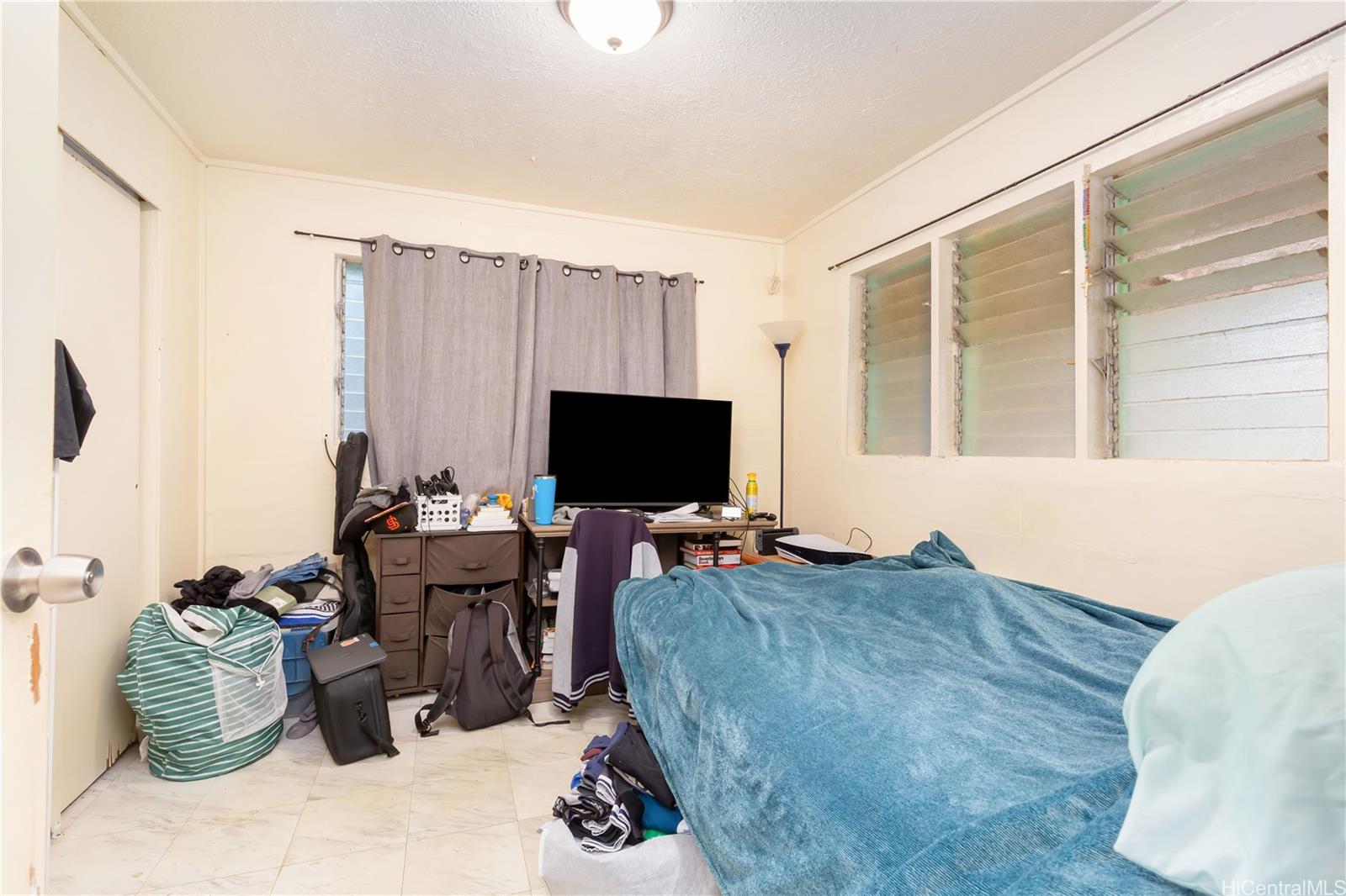 Photo 19 of 24