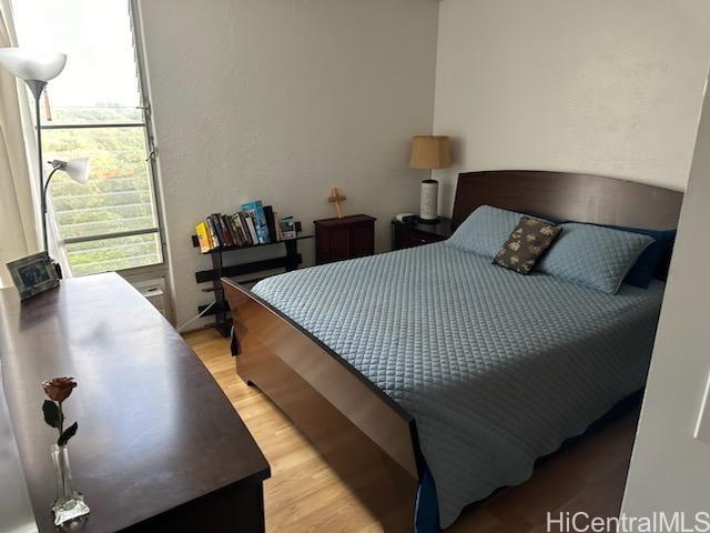 Photo 4 of 25