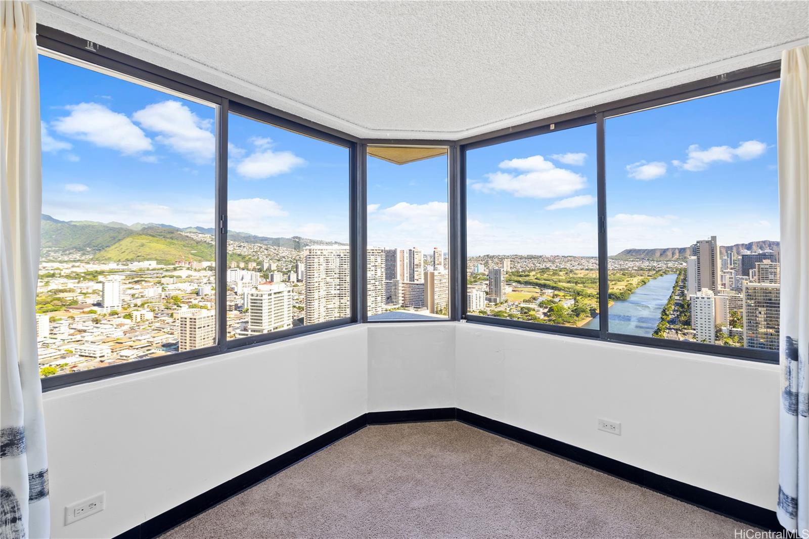 444 Niu Street 3806