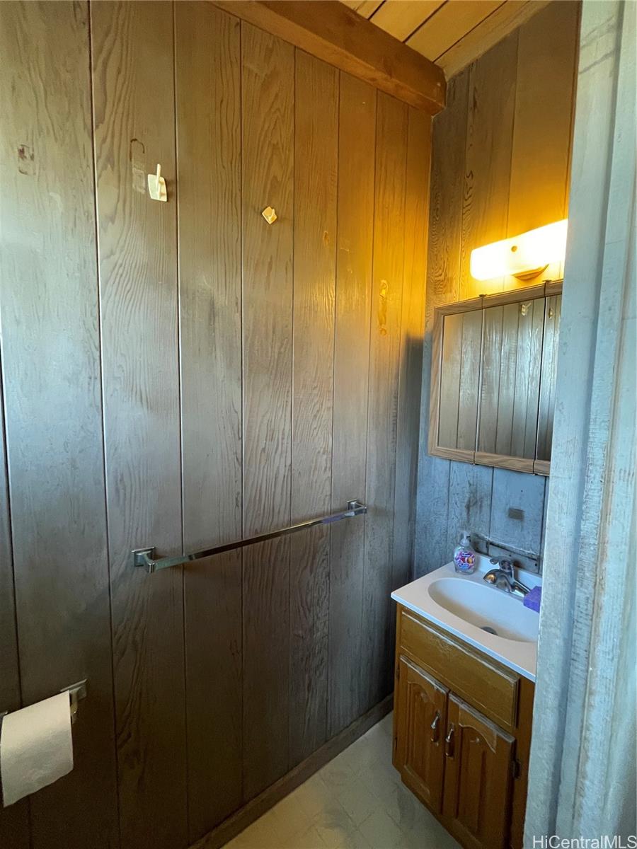 Photo 11 of 25