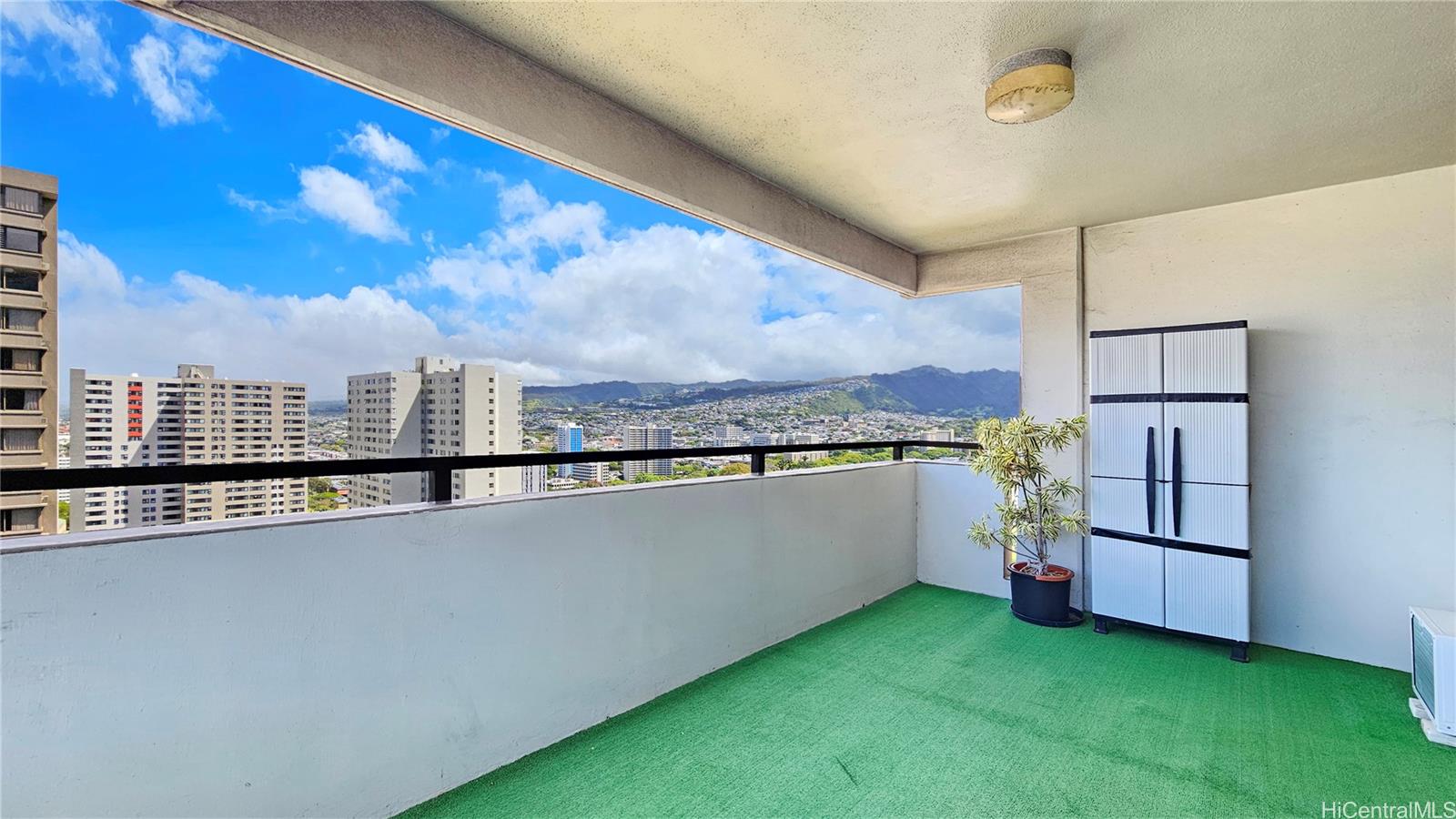 55 S Kukui Street  Unit D2701