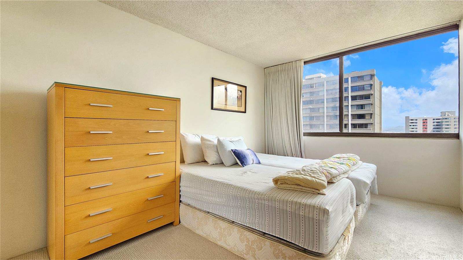 55 S Kukui Street  Unit D2701