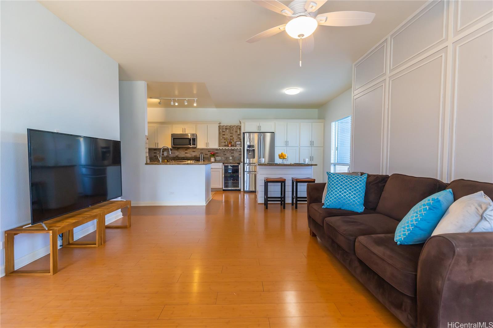 Photo 3 of 25