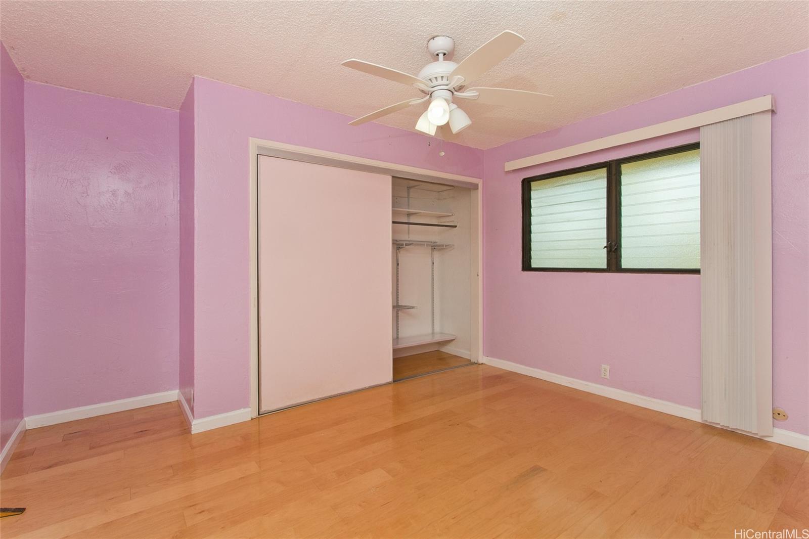 Photo 11 of 25
