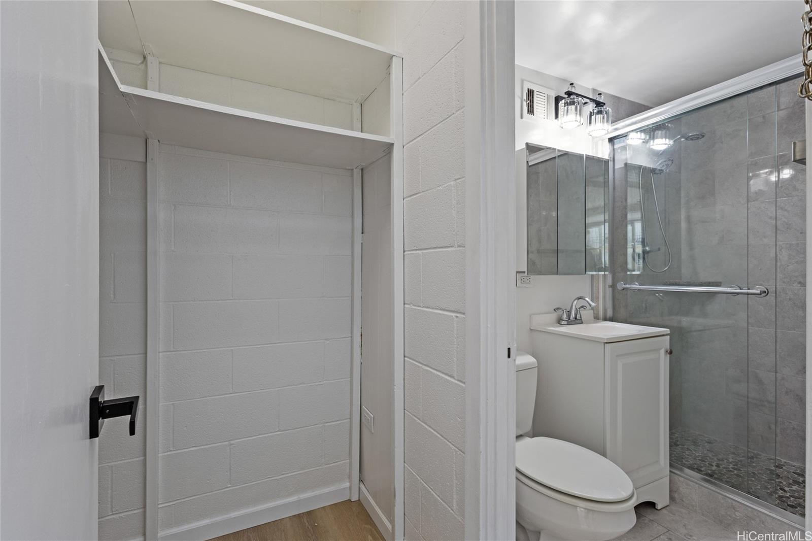 445 Kaiolu Street  Unit 401