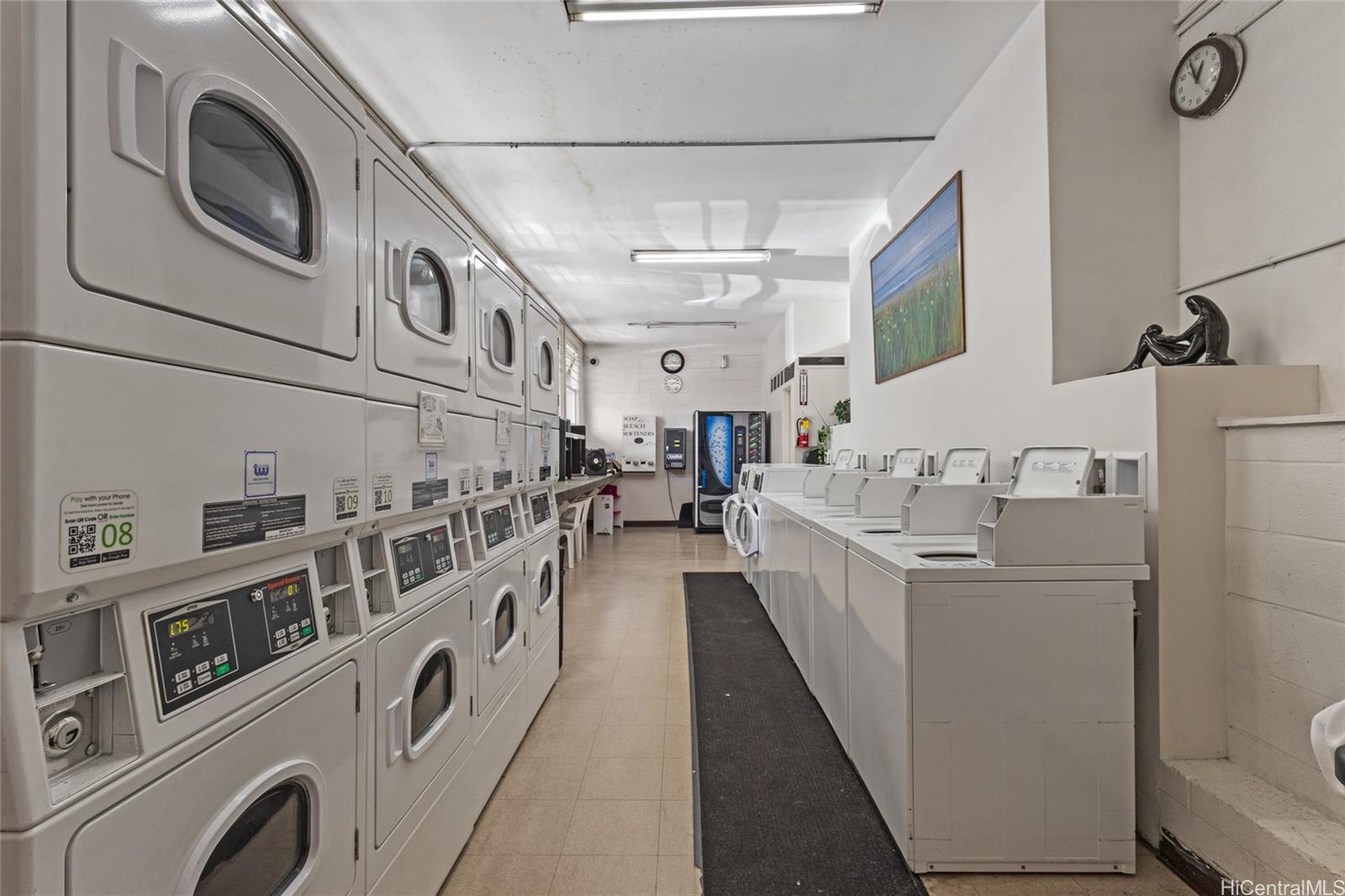 445 Kaiolu Street  Unit 401