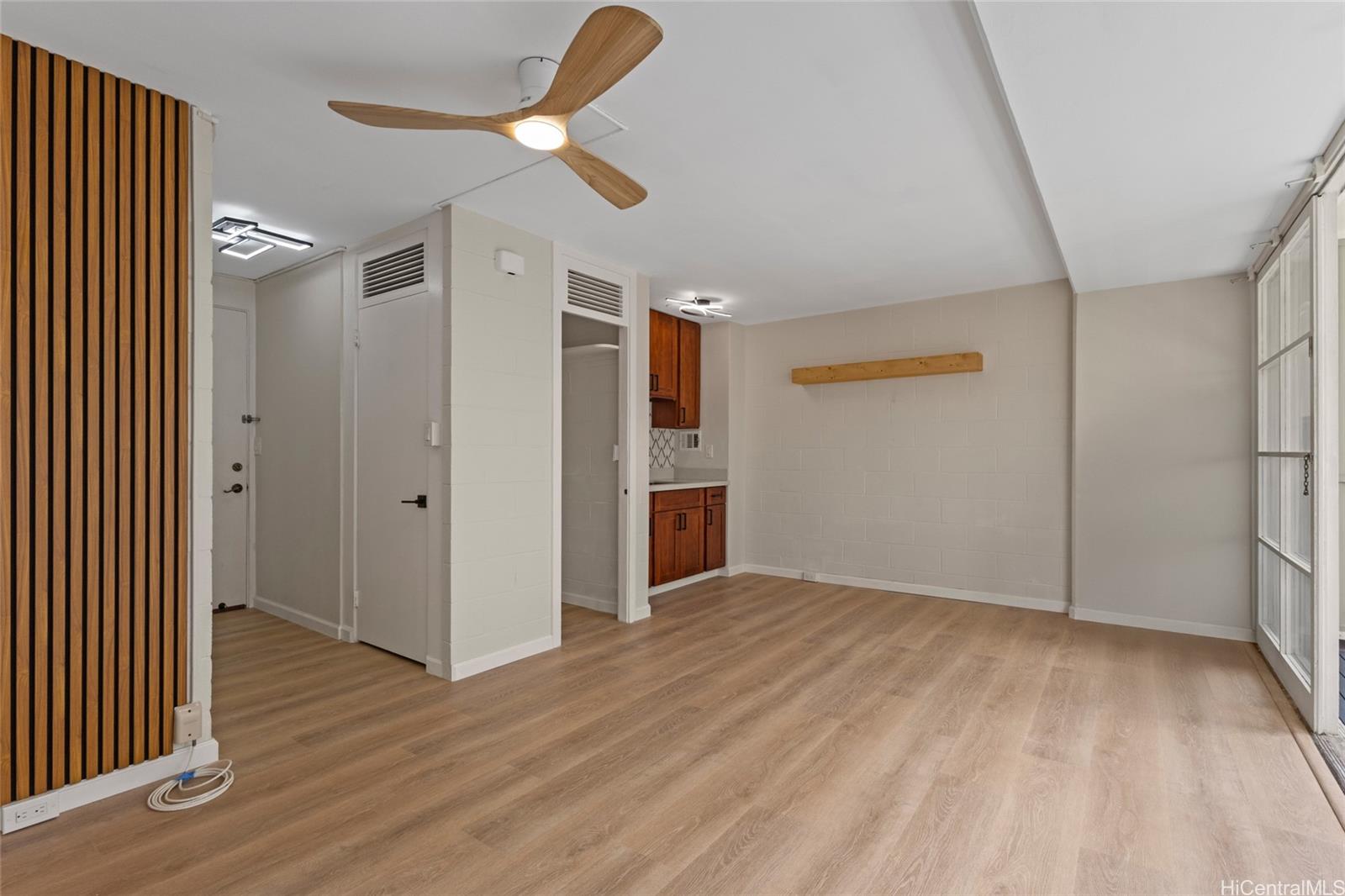 445 Kaiolu Street  Unit 401