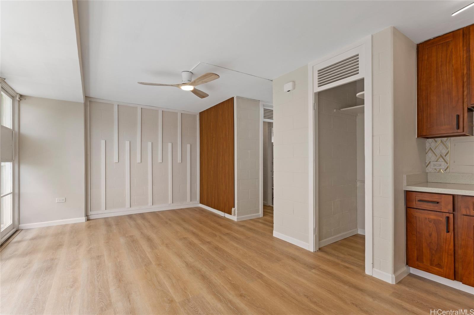 445 Kaiolu Street  Unit 401