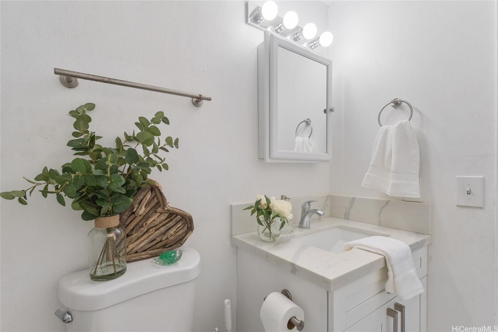 84-707 Kiana Place  Unit 107B