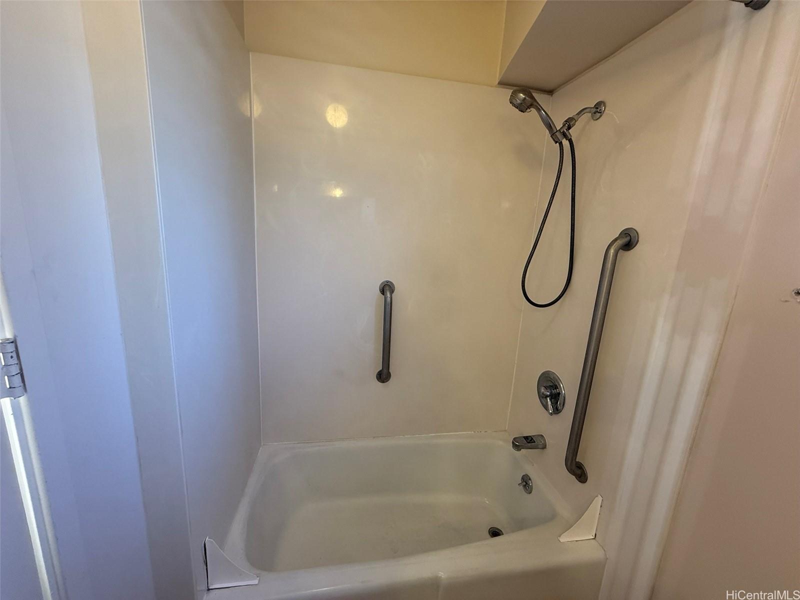 Photo 16 of 25