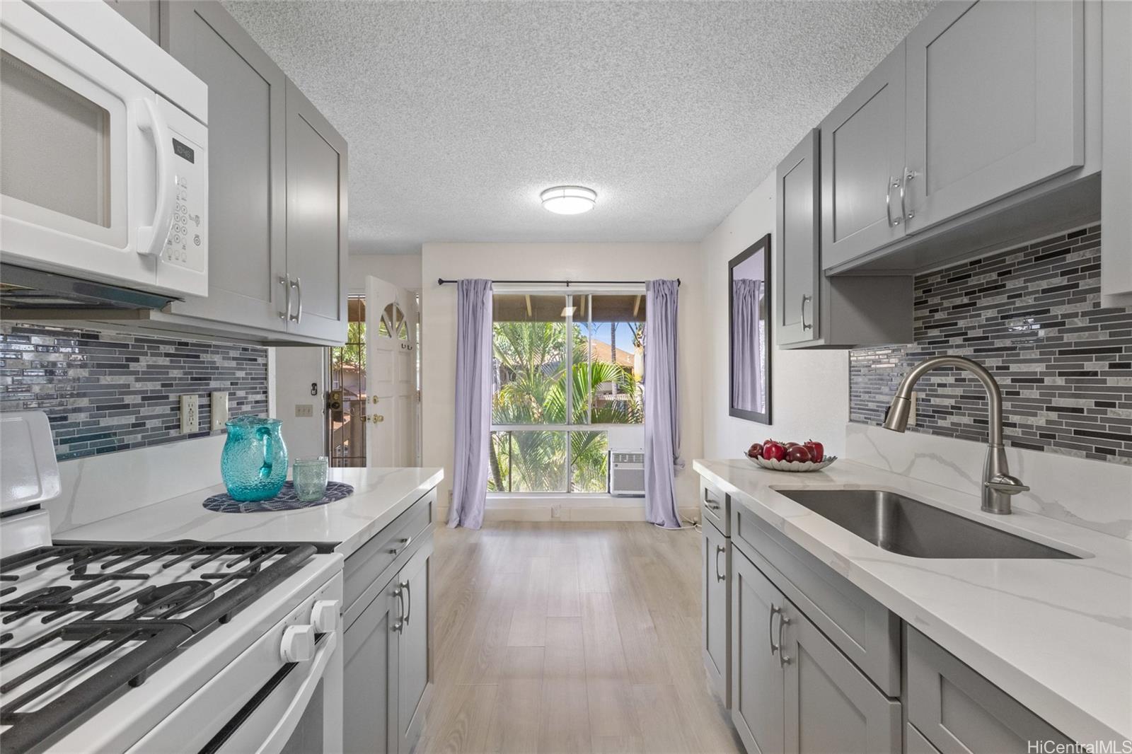 91-1040 Puamaeole Street 13R