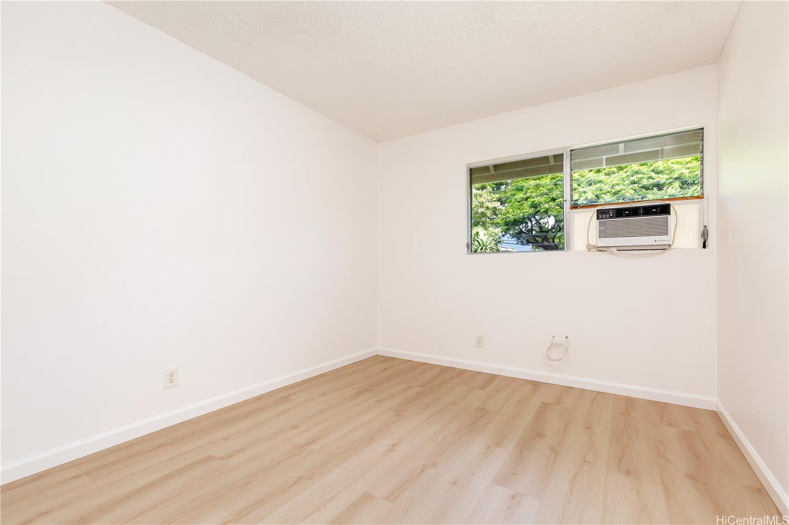 Photo 15 of 25