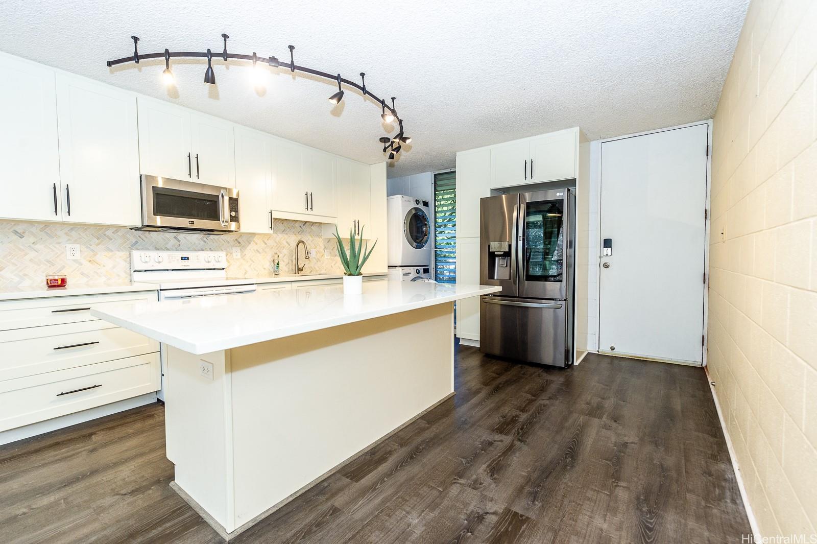 95-273 Waikalani Drive  Unit D402