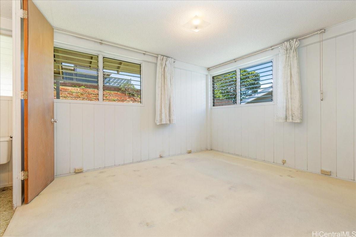Photo 15 of 23