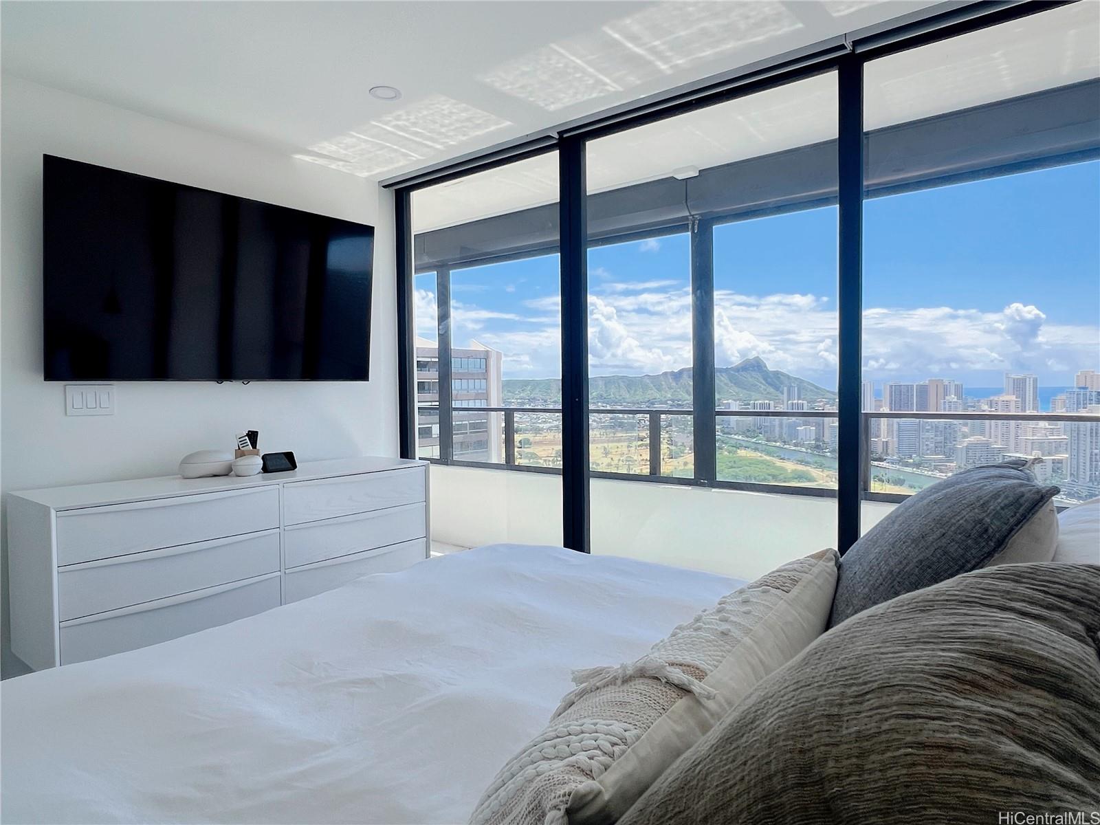 Photo 12 of 25