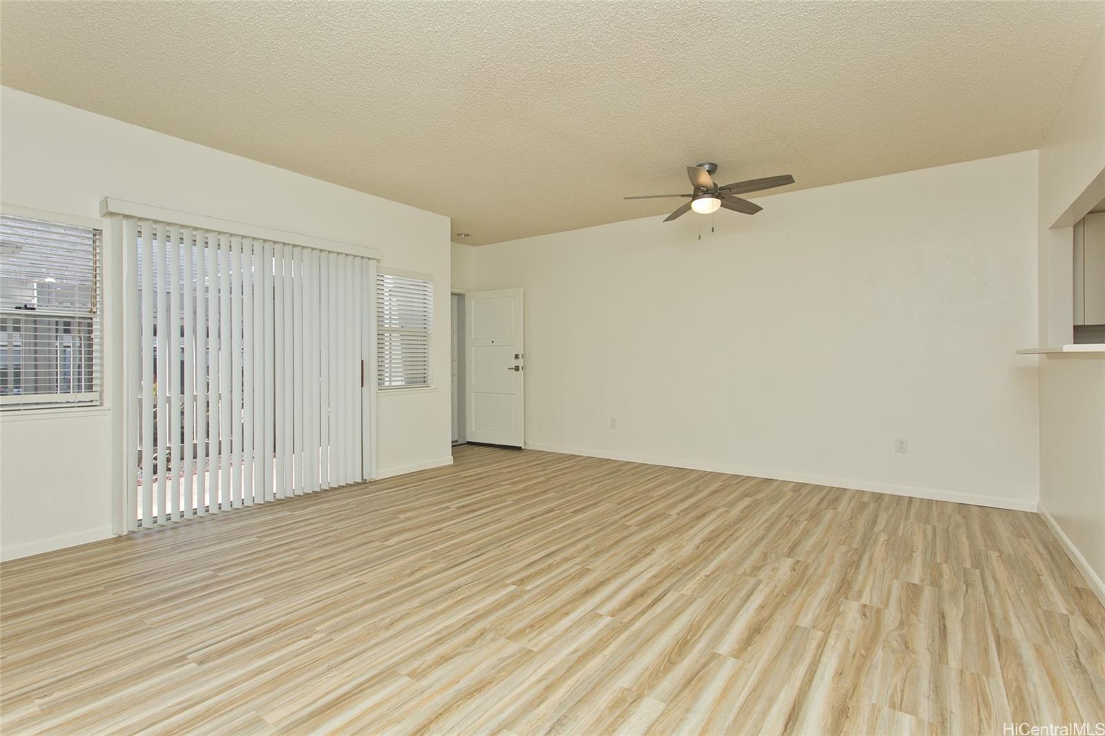 Photo 4 of 21