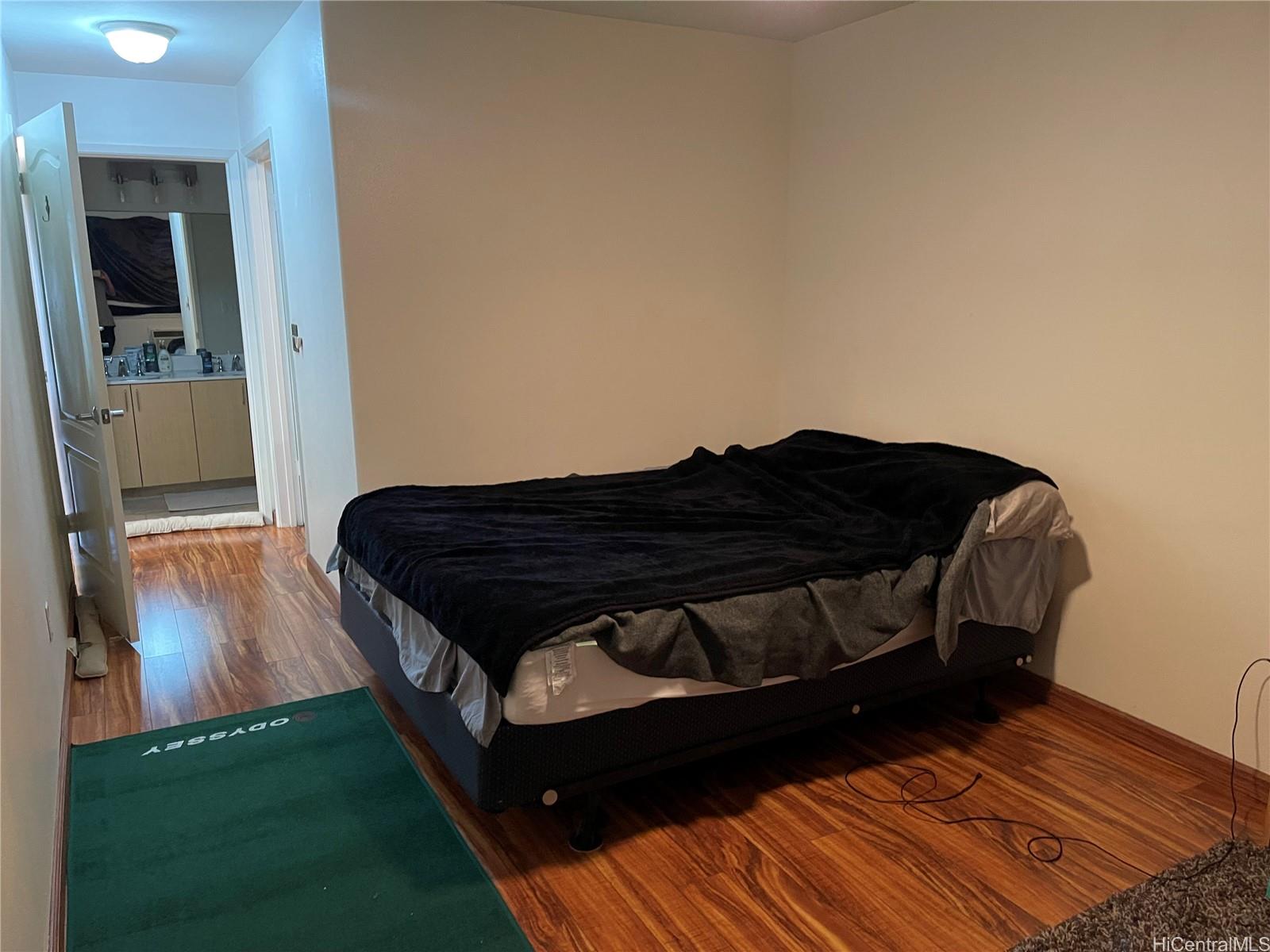 Photo 13 of 25