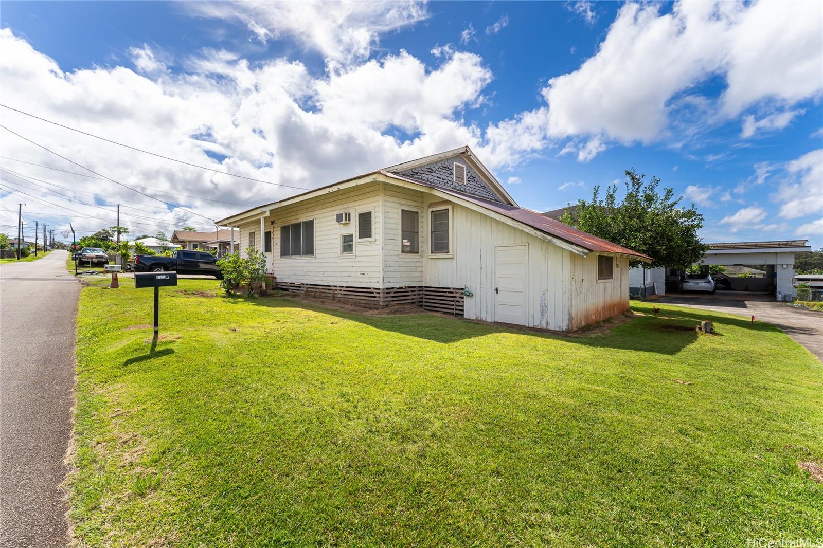 1305 Manua Street