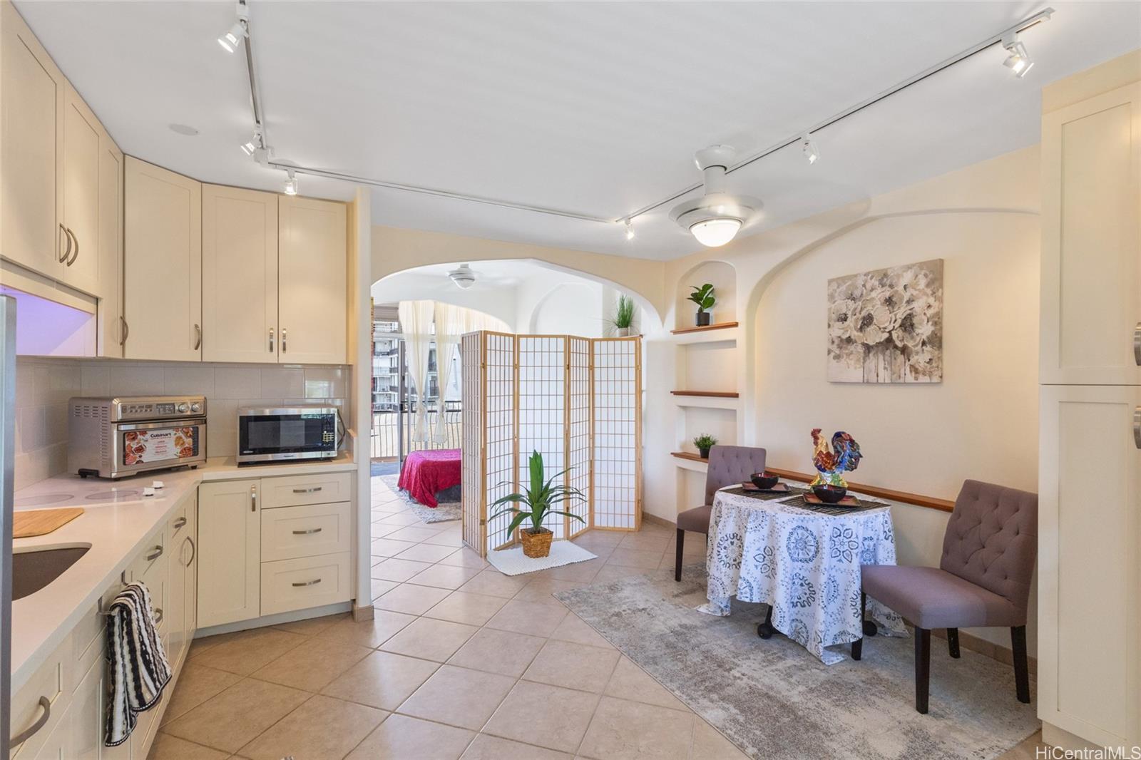 1020 Green Street 303
