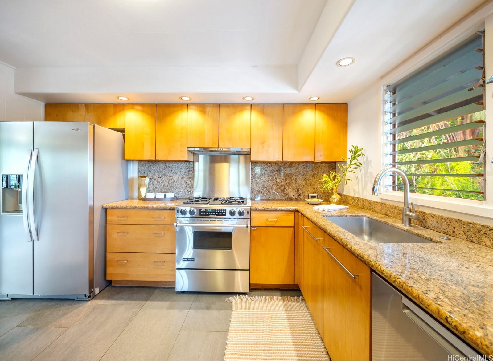 2527 Henry Street A