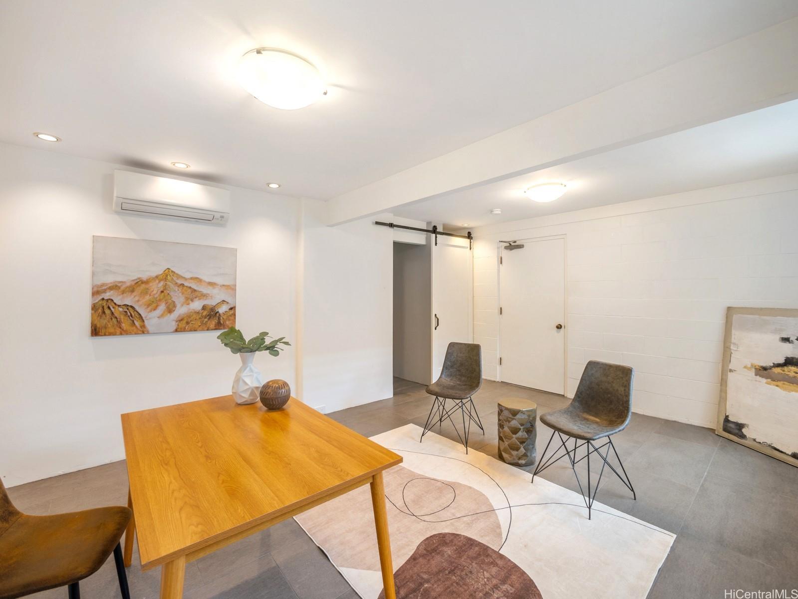 Photo 11 of 19